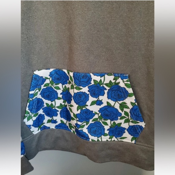 EMPYRE PULLOVER HOODIE Gray Block BLUE ROSES Skater Emo EXCELLENT CONDITION Med - Picture 3 of 5